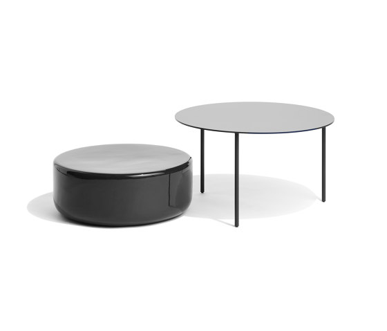 The pair L side tables  | black | Tables gigognes | møbel copenhagen