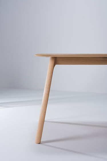 Teska table | 180x90 | Dining tables | Gazzda