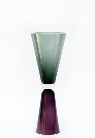Taper Vessel Shape 4 | Vases | SkLO