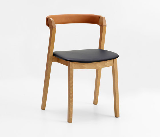 ARCO Stackable Chair 1.03.I | Chairs | Cantarutti