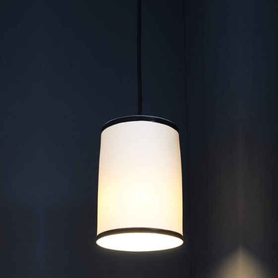 Bradwell Pendant Matte White with Black Stripe | Lampade sospensione | Lyngard