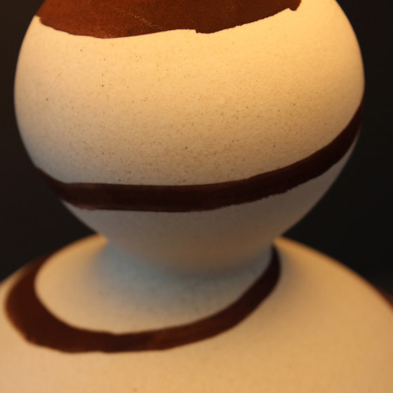 Cooper Double Gourd Table Lamp Beige Granite with Buffalo Stripe | Tischleuchten | Lyngard