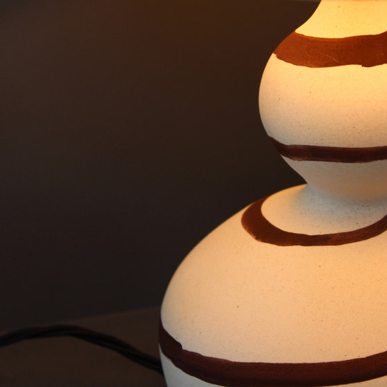 Cooper Double Gourd Table Lamp Beige Granite with Buffalo Stripe | Lampade tavolo | Lyngard