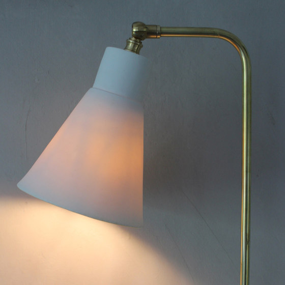 Marney Task Lamp White | Tischleuchten | Lyngard