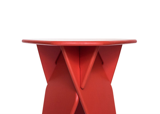 Table Wedge (rouge) | Tables d'appoint | Caussa