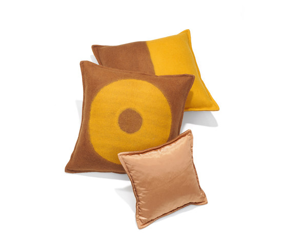Glow Cushions | Cuscini | Linteloo