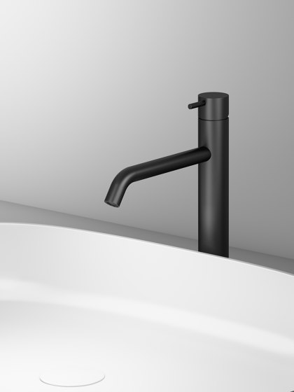 Nero 02 | Wash basin taps | Vallone