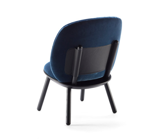 Naïve Low chair, blue, velour | Armchairs | EMKO PLACE