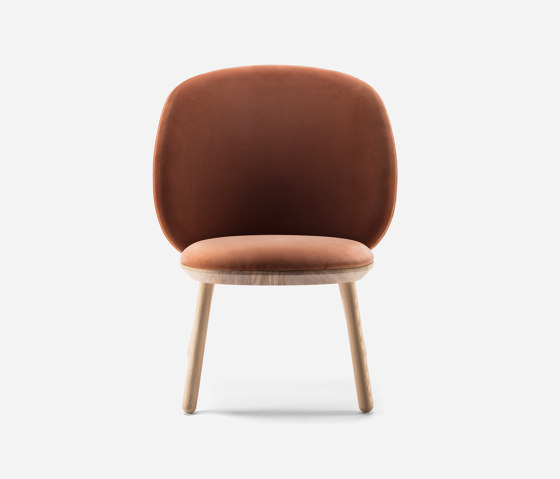 Naïve Low Chair, terracotta, velour | Poltrone | EMKO PLACE