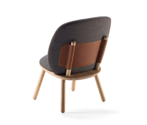 Naïve Low Chair, grey, Kvadrat | Sillones | EMKO PLACE
