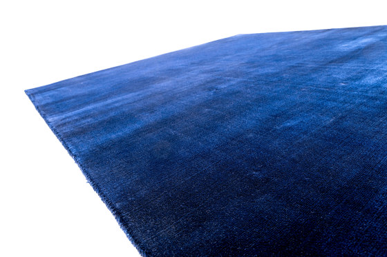 Studio NYC PolySilk cosmic blue | Alfombras / Alfombras de diseño | kymo