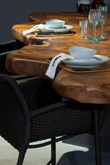 mary's design mood | Butterfly Dining Table - suar | Tables de repas | MARY&