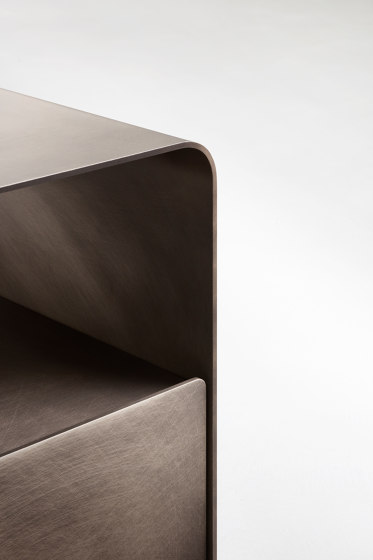 Foglio bedside table | Night stands | Flou