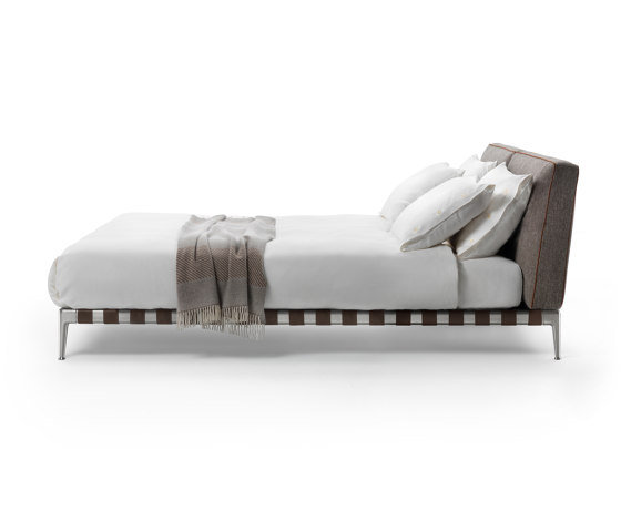 Gregory bed | Beds | Flexform