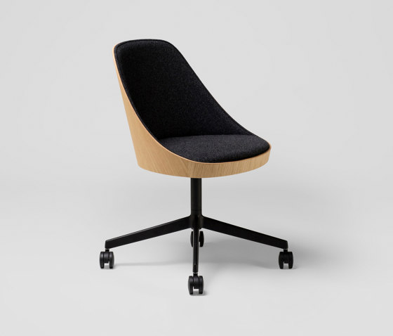 Kaiak confident chair with castors | Chairs | ENEA