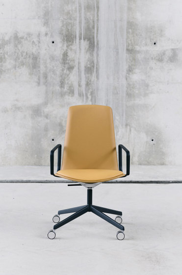 Lottus Conference with castors | Office chairs | ENEA