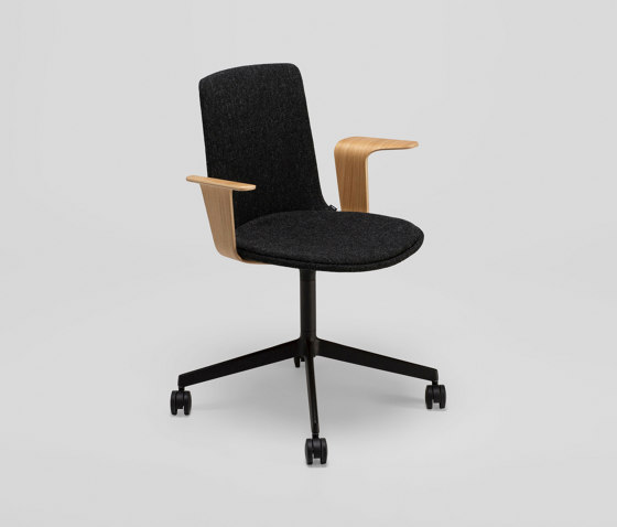 Lottus High confident chair with castors | Office chairs | ENEA
