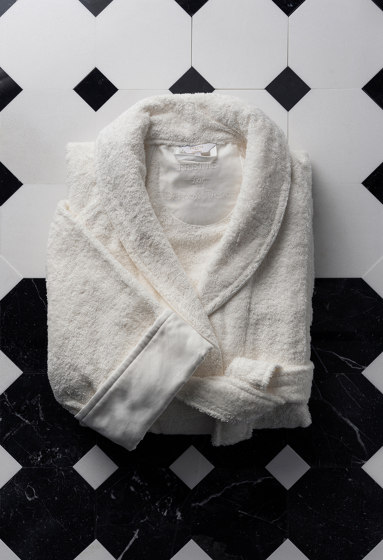 Home Boutique | Unisex towelling bathrobe S/M & L/XL | Towels | Devon&Devon