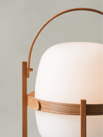 Cestita Batería | Table Lamp | Lampade tavolo | Santa & Cole