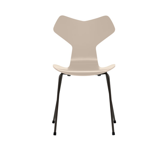 Grand Prix™ | Chair | 3130 | Light beige lacquered | Black base | Sillas | Fritz Hansen