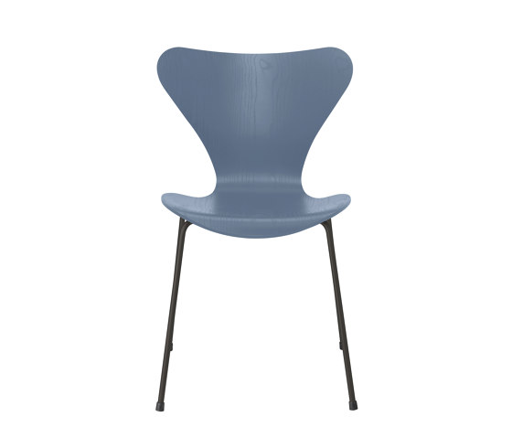 Series 7™ | Chair | 3107 | Dusk Blue coloured ash | Warm graphite base | Chaises | Fritz Hansen