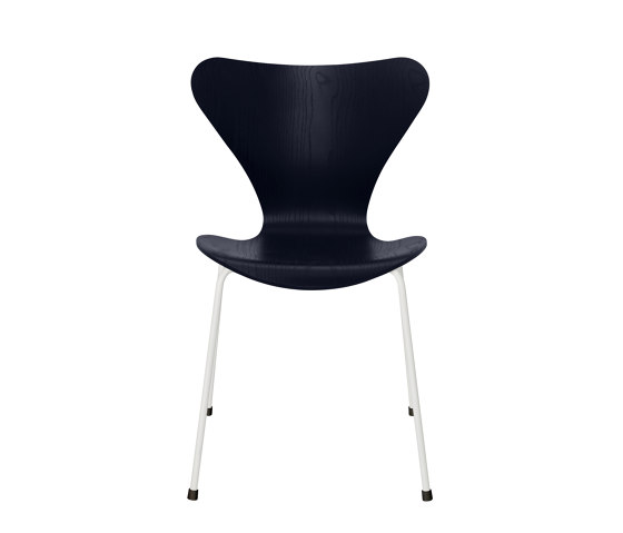 Series 7™ | Chair | 3107 | Midnight blue coloured ash | White base | Sedie | Fritz Hansen