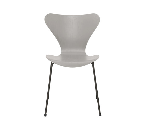 Series 7™ | Chair | 3107 | Nine grey coloured ash | Warm graphite base | Stühle | Fritz Hansen