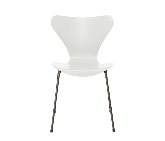 Series 7™ | Chair | 3107 | White coloured ash | Brown bronze base | Chaises | Fritz Hansen