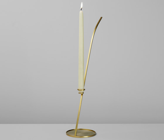Gambalunga (Brushed brass) | Candelabros | Roll & Hill