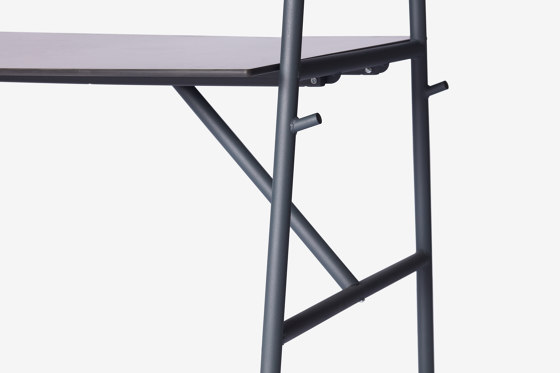 Monobar | Bar table (with a top shelf) | Esstische | Punto Design