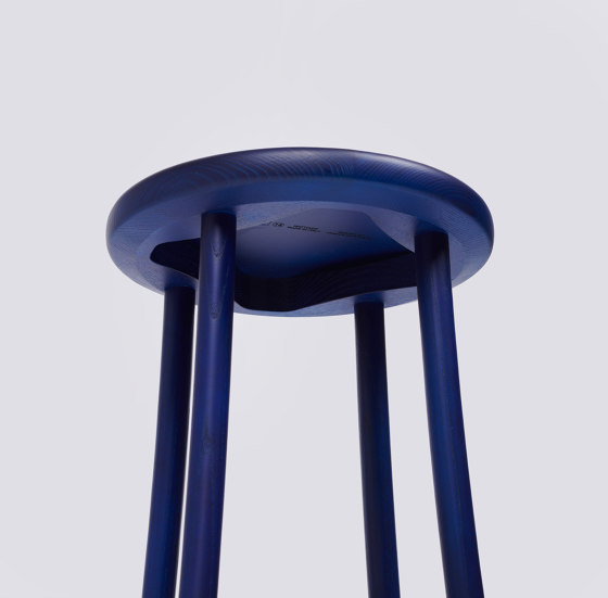 Zampa counter stool | MC18 | Taburetes de bar | Mattiazzi