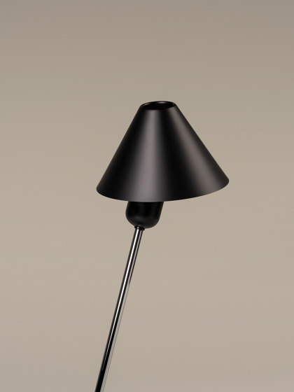 Gira | Table Lamp | Luminaires de table | Santa & Cole