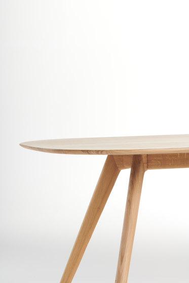 Coco table | Esstische | Artisan