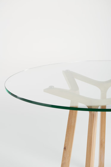 Pivot round table | Dining tables | Artisan