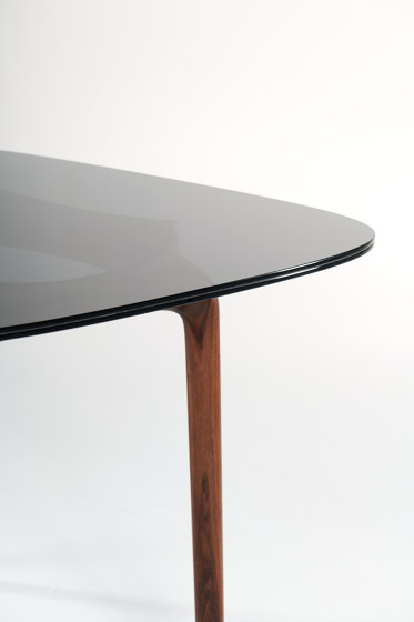 Pascal square table | Dining tables | Artisan