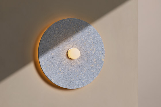 Io (Dust) | Lámparas de pared | Hand & Eye Studio
