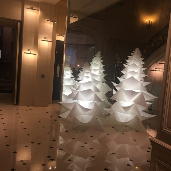 Origami Christmas Tree | Objects | PROCÉDÉS CHÉNEL