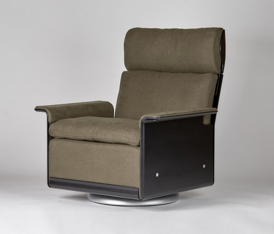 620 Chair Programme: High back armchair (linen) | Sillones | Vitsoe