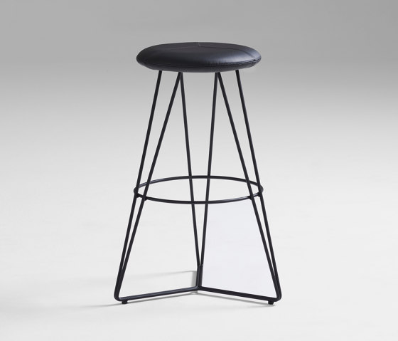 Disc | Bar stools | Davis Furniture