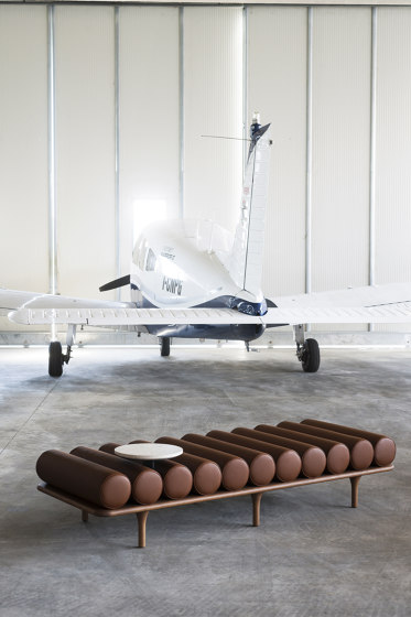 Five to Nine Baybed with Concrete Table | Day beds / Lounger | Tacchini Italia
