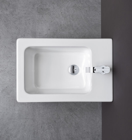 Cool floor-mounted bidet | Bidets | NIC Design