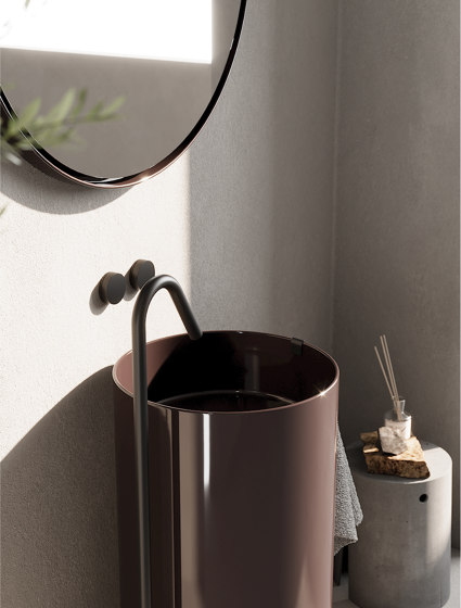 Ovvio freestanding | Wash basins | NIC Design