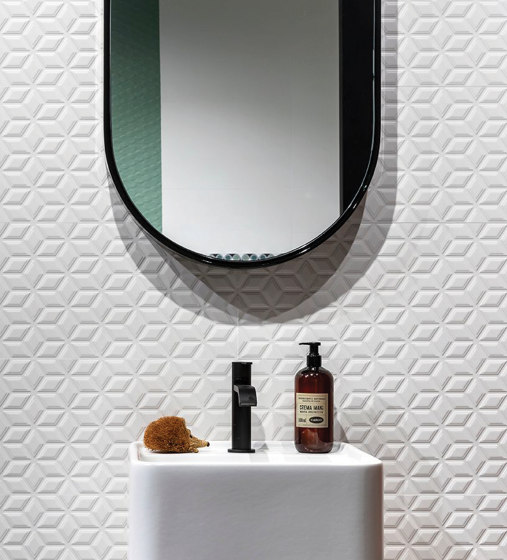 Parentesi - oval mirror with ceramic frame | Espejos de baño | NIC Design