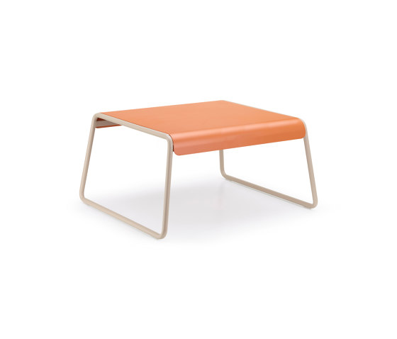 Lisa Lounge side table | Couchtische | SCAB Design