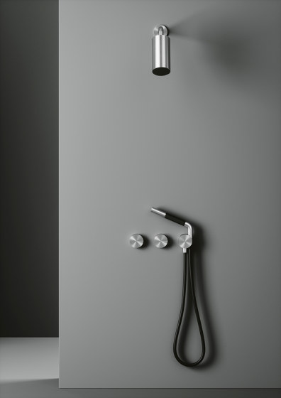 Q | Set of 2 hydroprogressive mixers for bath/shower with hand shower. | Shower controls | Quadrodesign