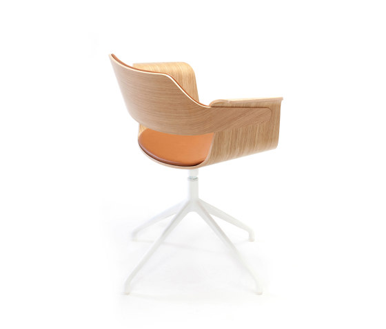 Flagship Armchair with swivel base | Chaises | PlyDesign