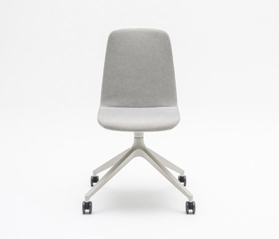 UKP4k | Chairs | MDD