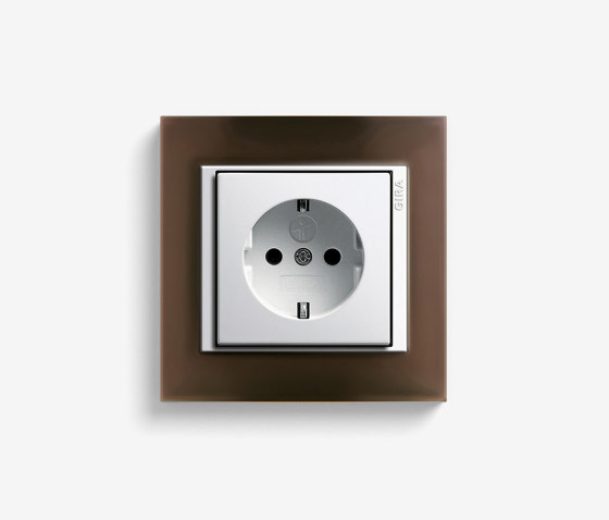 Event | Socket outlet Opaque dark brown | Enchufes Schuko | Gira