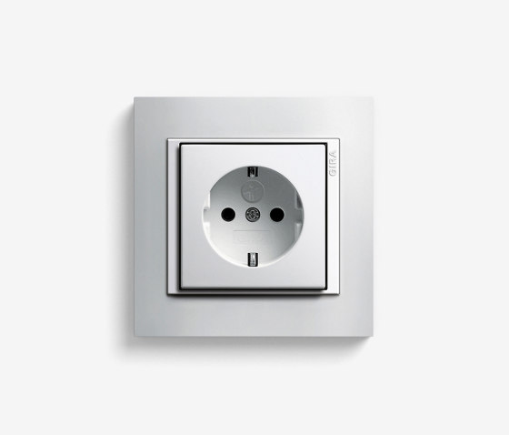 Event | Socket outlet Opaque white | Schuko sockets | Gira