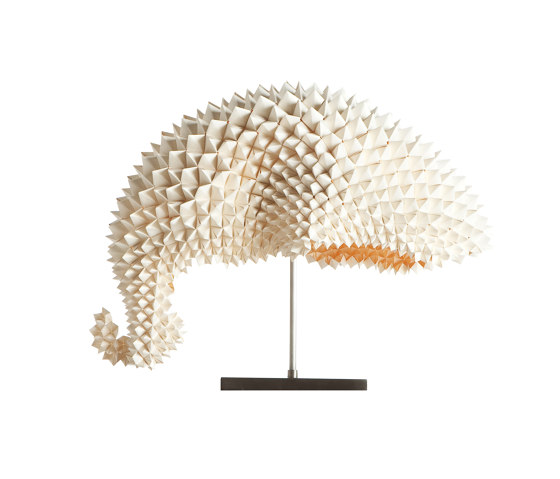 Dragon's Tail Table Lamp | Lámparas de sobremesa | Kenneth Cobonpue